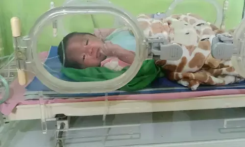 Warga temukan bayi laki-laki terbungkus kantong kresek di Sukabumi