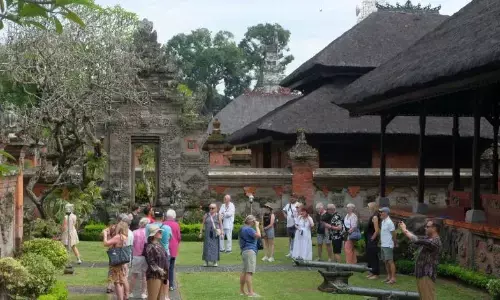 BPS sebut kunjungan wisman ke Bali pada Januari 2026 turun BPS sebut kunjungan wisman ke Bali pada Januari 2026 turun