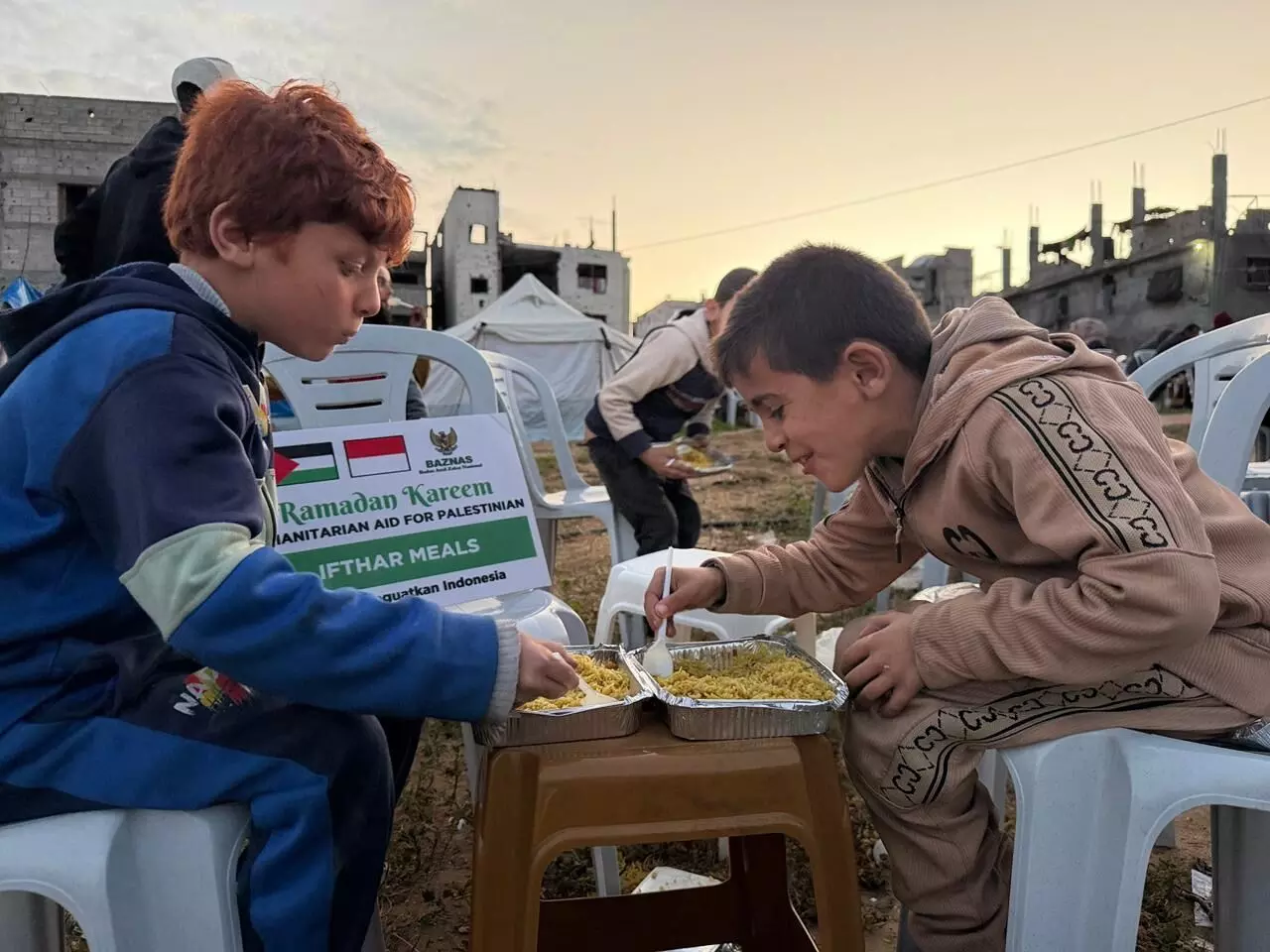 BAZNAS RI distribusikan 4.000 porsi makanan siap saji bagi warga Palestina BAZNAS RI distribusikan 4.000 porsi makanan siap saji bagi warga Palestina