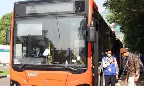 Transjakarta akan lakukan penyesuaian jam operasional saat Lebaran