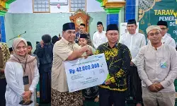 Wabup Tegal serahkan santunan JKM BPJS Ketenagakerjaan pada ahli waris marbot masjid Wabup Tegal serahkan santunan JKM BPJS Ketenagakerjaan pada ahli waris marbot masjid