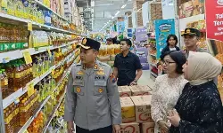 Antisipasi peredaran makanan kadaluwarsa, Kapolres cek stok dan kelayakan makanan Antisipasi peredaran makanan kadaluwarsa, Kapolres cek stok dan kelayakan makanan