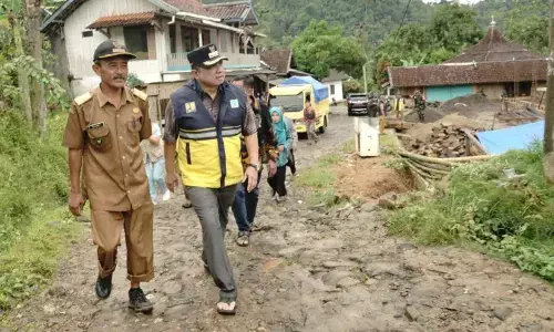 Pemkab Garut kaji kondisi jalan untuk pengembangan jalur selatan