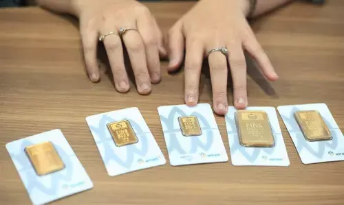 Harga emas Antam Kamis ini naik tipis Rp4.000 ke angka Rp3,049 juta/gr