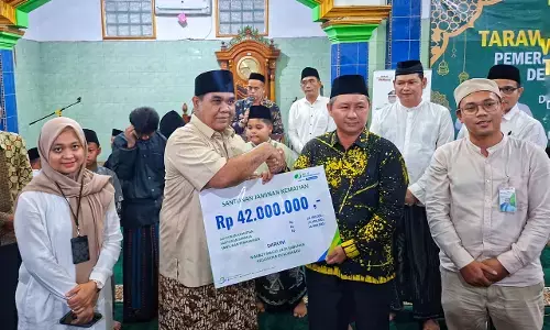 Wabup Tegal serahkan santunan JKM BPJS Ketenagakerjaan pada ahli waris marbot masjid