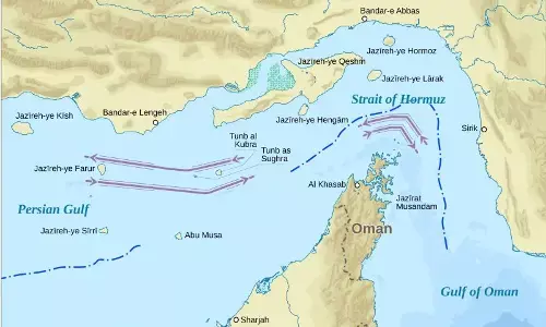 Tantangan militer dan dampak ekonomi penutupan Selat Hormuz oleh Iran
