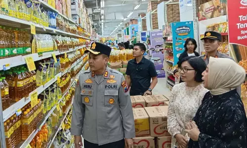 Antisipasi peredaran makanan kadaluwarsa, Kapolres cek stok dan kelayakan makanan