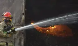 Gulkarmat kerahkan 50 personel padamkan kebakaran rumah di Muara Angke