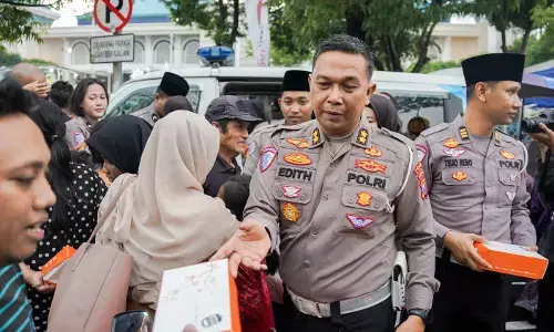 Polda Jatim buka layanan SIM dan Samsat Keliling `ngabuburit` di Masjid Al Akbar