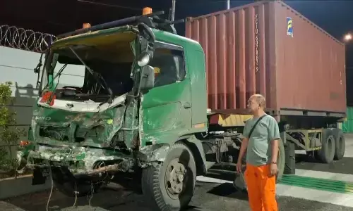 Kecelakaan beruntun libatkan 10 kendaraan di Tol Cipularang, 3 meninggal dunia