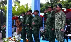 Panglima TNI pimpin upacara peringatan HUT ke-65 Kostrad Panglima TNI pimpin upacara peringatan HUT ke-65 Kostrad