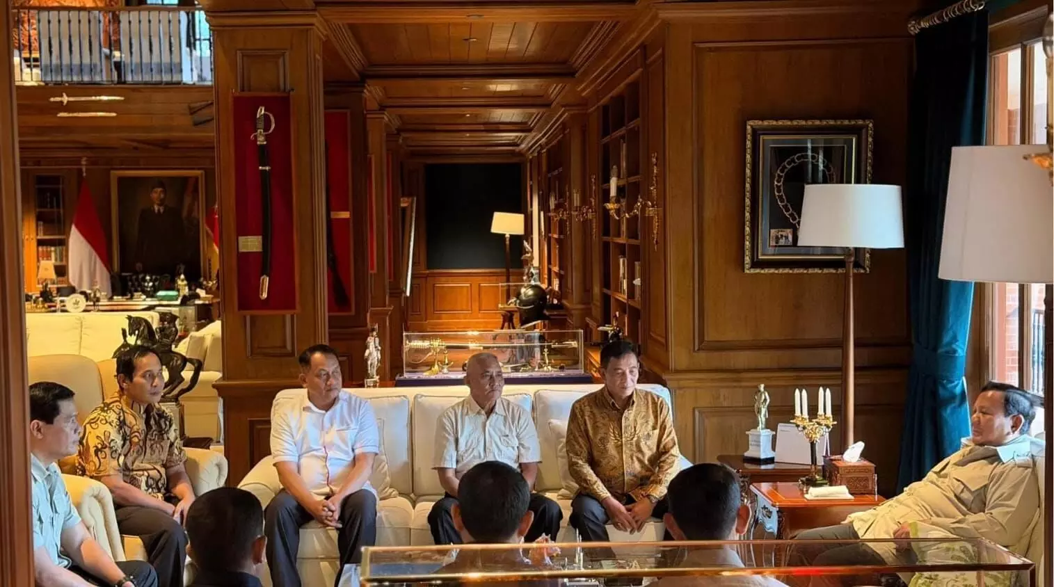 Presiden Prabowo gelar silaturahmi dengan mantan ajudan dan pengawal Presiden Prabowo gelar silaturahmi dengan mantan ajudan dan pengawal