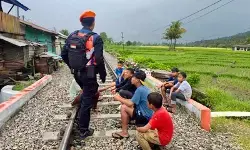 KAI Divre II Sumbar sampaikan duka cita dan ingatkan kembali bahaya beraktivitas di jalur KA KAI Divre II Sumbar sampaikan duka cita dan ingatkan kembali bahaya beraktivitas di jalur KA