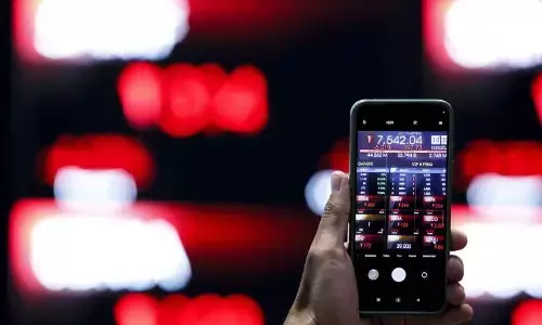 IHSG diprediksi melemah seiring lonjakan harga minyak global