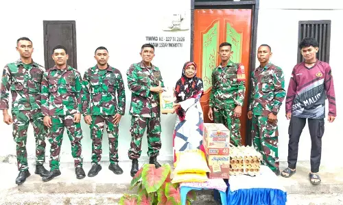 Dansatgas TMMD Ke-127 Kodim 1514/Morotai berikan santunan kepada warga Desa Mandiri