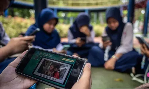 DPR minta Kemendikdasmen-Komdigi koordinasi soal pembatasan medsos