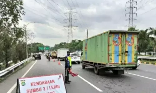 Polres Karawang imbau pengusaha angkutan patuhi pembatasan operasional