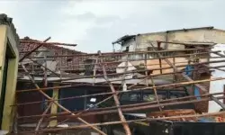 BPBD: 242 rumah rusak diterjang angin puting beliung di Cirebon BPBD: 242 rumah rusak diterjang angin puting beliung di Cirebon