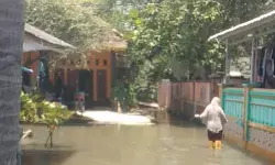 Banjir di Kabupaten Serang berangsur surut namun warga tetap waspada Banjir di Kabupaten Serang berangsur surut namun warga tetap waspada