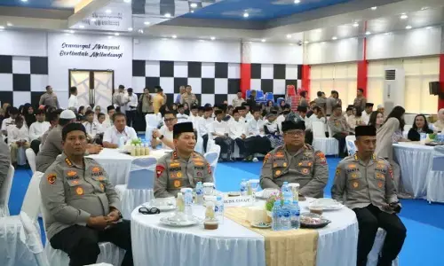 Wujudkan kepedulian, Polda Sulut gelar `bukber` dan santuni 100 anak yatim