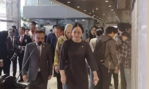 Puan minta komisi DPR bahas kenaikan tiket mudik dengan menteri