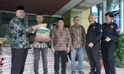 Kanwil Kemenag - Walubi Sumut serahkan 300 paket bahan pokok jelang Idul Fitri Kanwil Kemenag - Walubi Sumut serahkan 300 paket bahan pokok jelang Idul Fitri