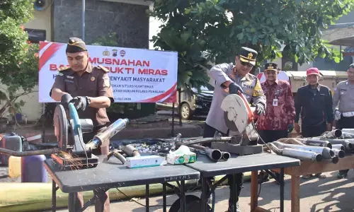 Jaga kondusivitas Ramadan, Polres Pemalang musnahkan ribuan miras dan knalpot brong
