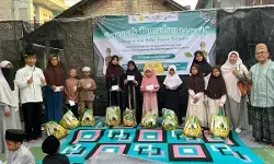 Rumah Bocil Pojok Nusantara berbagi kebahagiaan bersama warga tak mampu dan pekerja jalanan Rumah Bocil Pojok Nusantara berbagi kebahagiaan bersama warga tak mampu dan pekerja jalanan