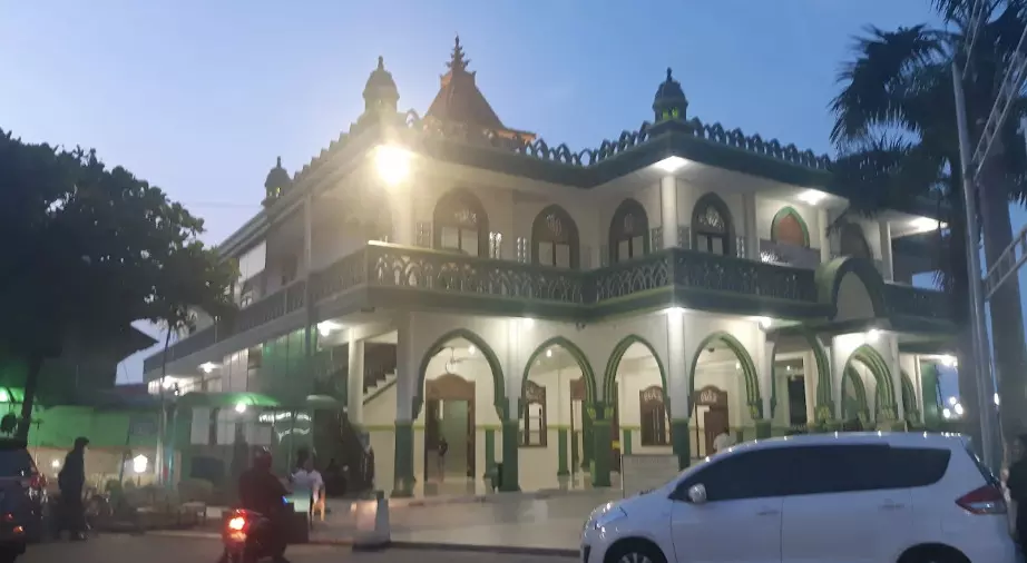 Masjid Baitul Izzah Semarang Jadi Persinggahan Pemudik Masjid Baitul Izzah Semarang Jadi Persinggahan Pemudik