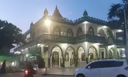 Masjid Baitul Izzah Semarang Jadi Persinggahan Pemudik Masjid Baitul Izzah Semarang Jadi Persinggahan Pemudik