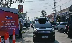 Volume kendaraan mudik di rest area KM 43 Jakarta-Merak mulai ramai Volume kendaraan mudik di rest area KM 43 Jakarta-Merak mulai ramai