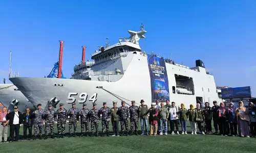 TNI AL berangkatkan 1.200 pemudik ke Babel dengan KRI Semarang