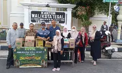 PPPK Angkatan 2024 Tahap 1 Kota Tegal berbagi ratusan takjil untuk masyarakat PPPK Angkatan 2024 Tahap 1 Kota Tegal berbagi ratusan takjil untuk masyarakat