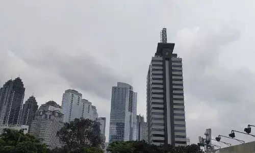 Senin, Jakarta diprediksi berawan pada sore dan malam hari
