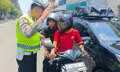 Jelang puncak mudik, Polres Tegal Kota gencarkan sosialisasi Chatbot SIPOLAN