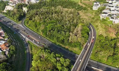 Kendaraan di Tol Semarang ABC naik hingga 10 persen jelang lebaran Kendaraan di Tol Semarang ABC naik hingga 10 persen jelang lebaran