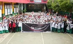 Satu Tahun Danantara, Pertamina Patra Niaga bagikan 2.000 paket perlengkapan sekolah bagi anak Papua Satu Tahun Danantara, Pertamina Patra Niaga bagikan 2.000 paket perlengkapan sekolah bagi anak Papua