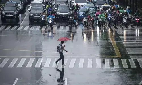 Selasa, mayoritas daerah Indonesia berpotensi hujan