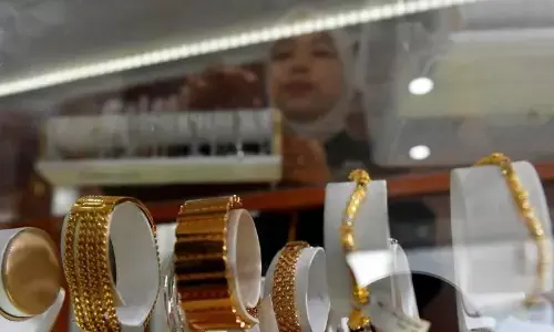 Selasa pagi, emas UBS dan Galeri24 di Pegadaian kompak turun