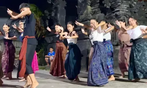 Budaya Safari Ogoh Ogoh Desa Serangan Bali jelang Hari Raya Nyepi