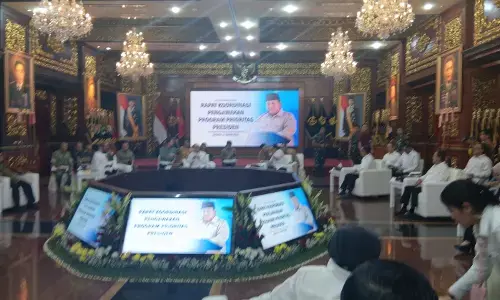 Hari ini, Rakor tindak lanjut arahan Presiden di Kantor Kemhan RI diikuti sejumlah menteri Hari ini, Rakor tindak lanjut arahan Presiden di Kantor Kemhan RI diikuti sejumlah menteri