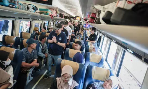Ratusan pemudik gratis naik KA Joko Tingkir menuju kampung halaman