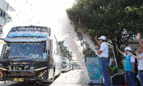 PLN UID Jakarta Raya lepas 142 pemudik, mudik aman dengan bus listrik