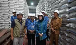 Stok melimpah, jelang lebaran Bulog Kediri distribusikan pemerataan beras ke luar Pulau Jawa, Papua dan NTT