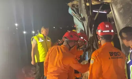 Bus pemudik tabrak pick up di Tol Pejagan–Pemalang KM 259, satu korban meninggal dunia