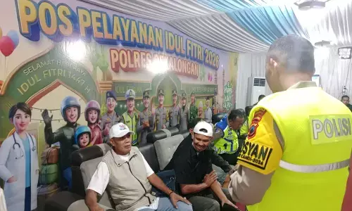Polisi Pekalongan selamatkan 17 pemudik terlantar di tol