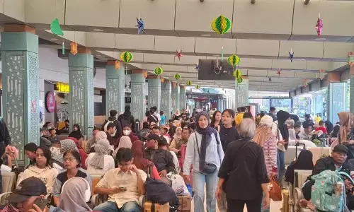 Setiket harapan dari Stasiun Pasar Senen menuju kampung halaman