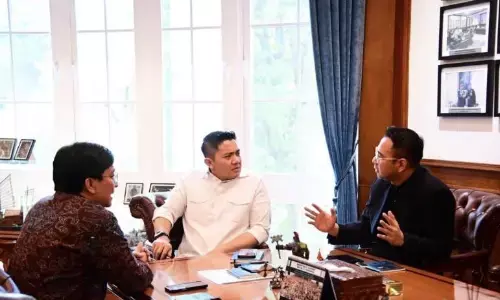 Seskab diskusi dengan Yovie-Raffi jadikan Bahasa Indonesia mendunia