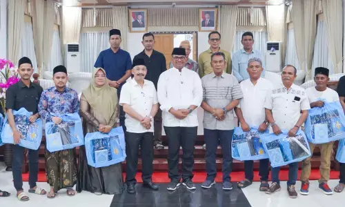 Satgas PRR serahkan bantuan Presiden untuk korban bencana Hidrometeorologi di Pidie Satgas PRR serahkan bantuan Presiden untuk korban bencana Hidrometeorologi di Pidie