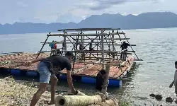 Warga terdampak bencana Agam kebut pembuatan rakik-rakik untuk Lebaran Warga terdampak bencana Agam kebut pembuatan rakik-rakik untuk Lebaran